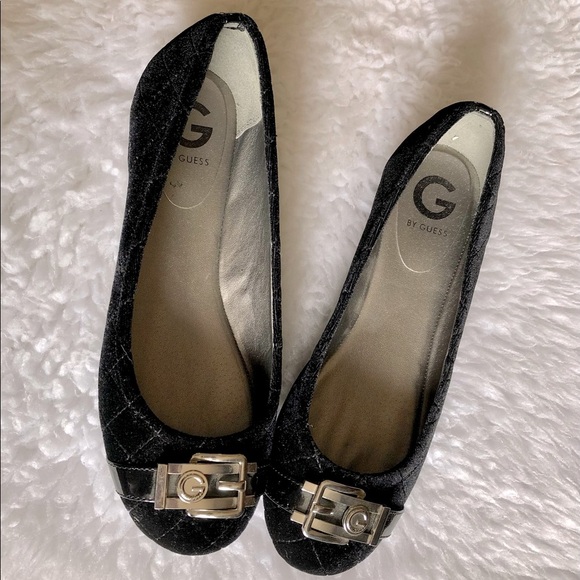 Guess  Black Velvet Flats - Picture 3 of 4